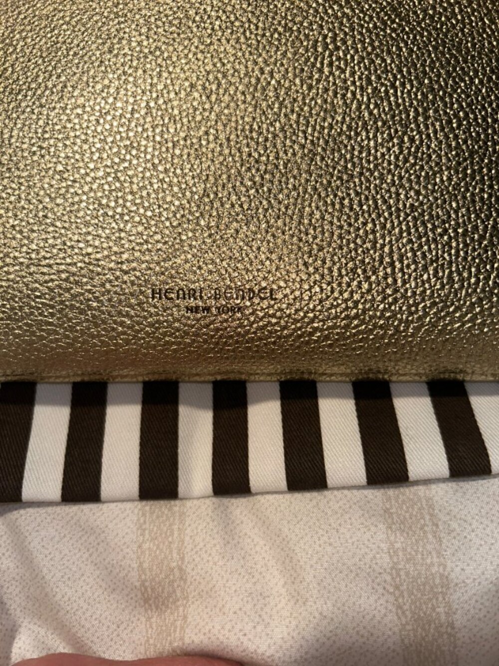 Henri Bendel clutch NWT - Picture 4 of 4